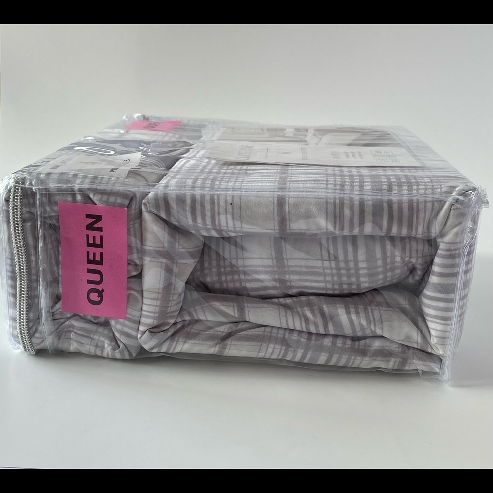 🛏Queen 100% Polyester Sheet Set 6 Piece Luc… - Picture 2 of 4